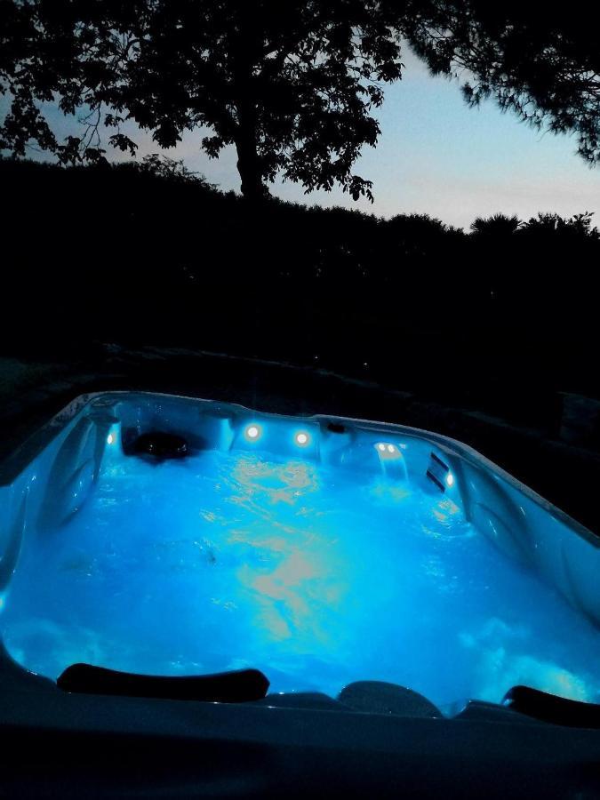 Jazennes Gite Dans Une Ambiance Vegetale Avec Spa Privatif מראה חיצוני תמונה