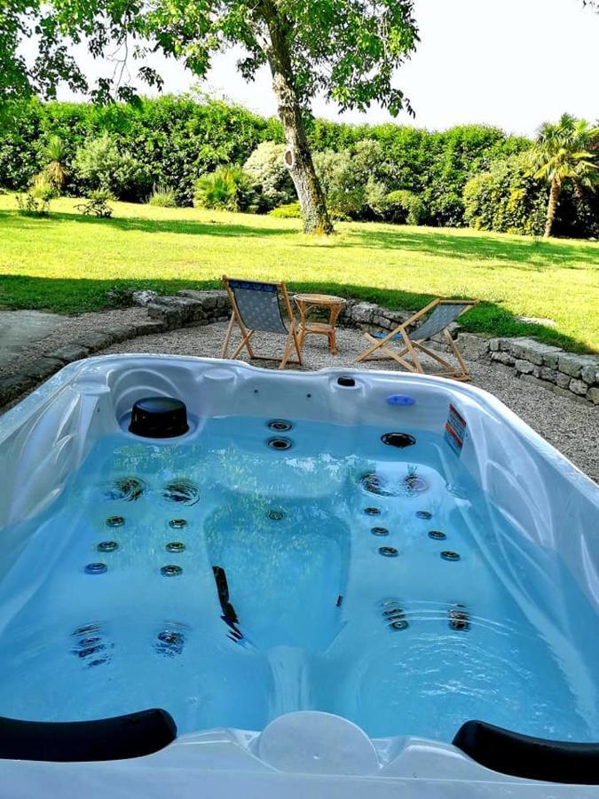 Jazennes Gite Dans Une Ambiance Vegetale Avec Spa Privatif מראה חיצוני תמונה