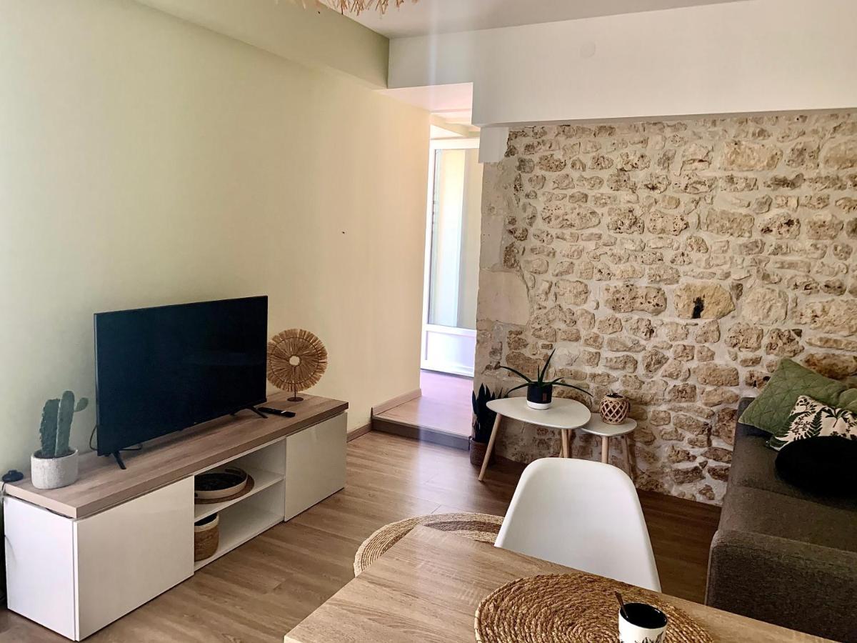 Jazennes Gite Dans Une Ambiance Vegetale Avec Spa Privatif מראה חיצוני תמונה